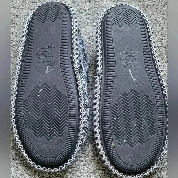 WOMENS MUK LUKS COMFORT COZY SLIPPERS SIZE LARGE 9-10 - Picture 3 of 8